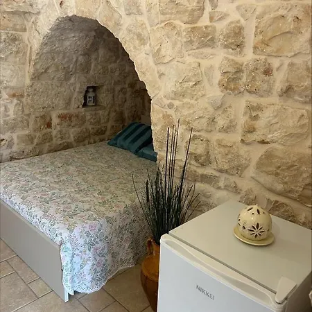 Trulli Monteforte * Villa Castelli